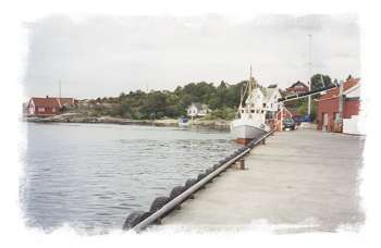 Angeln im Krabbenhafen in Norwegen © MaBoXer